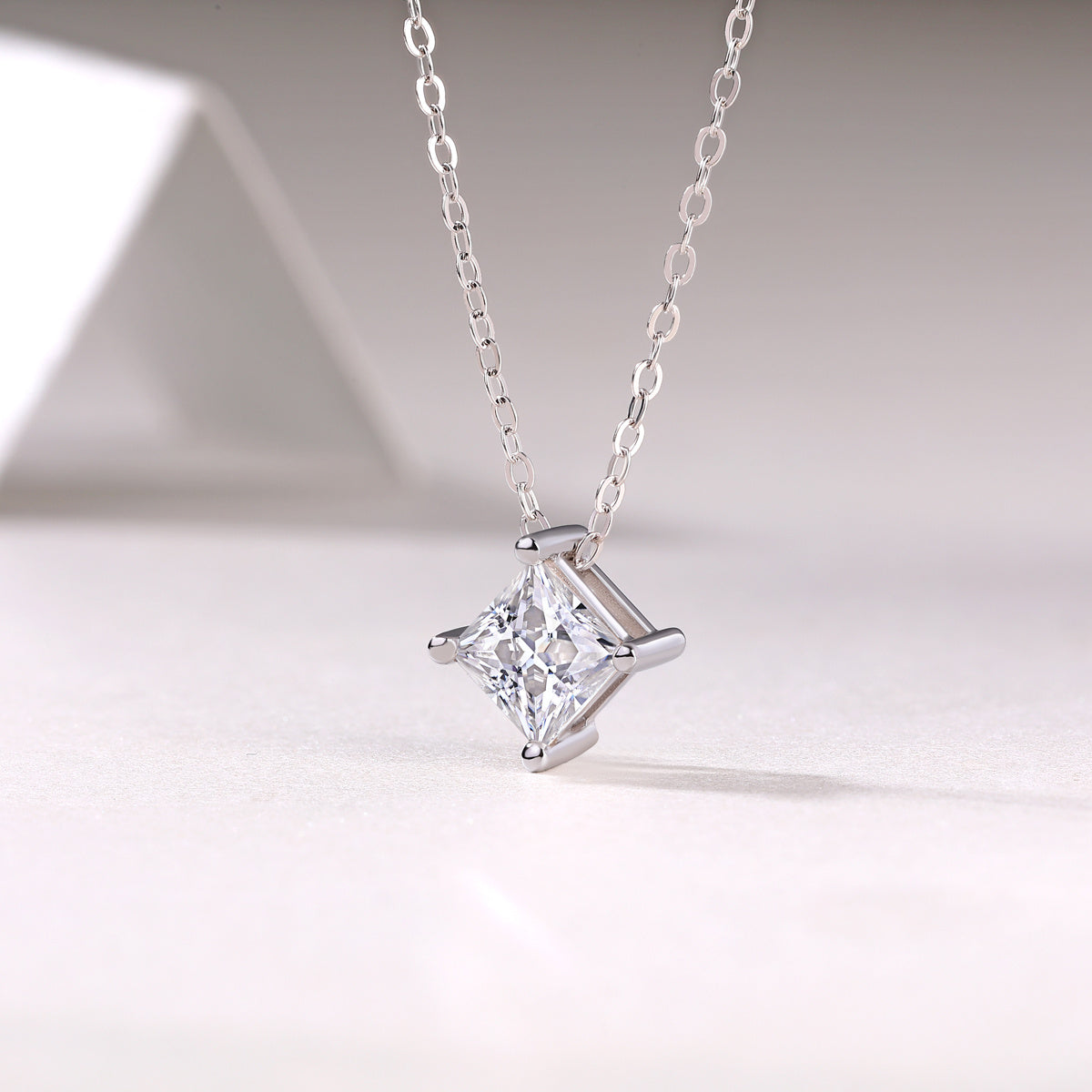 The Luxury Fashion Diamond Pendant Necklace Set With Mosan Diamond Silver Ornaments