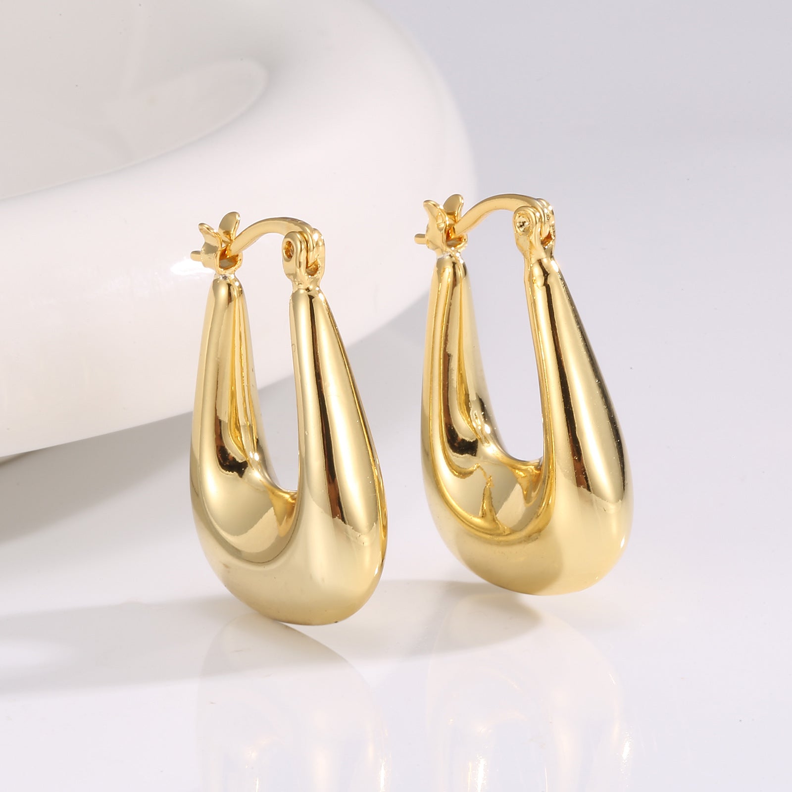 European And American Cold Scenery Surface U-shaped Ear Clip
