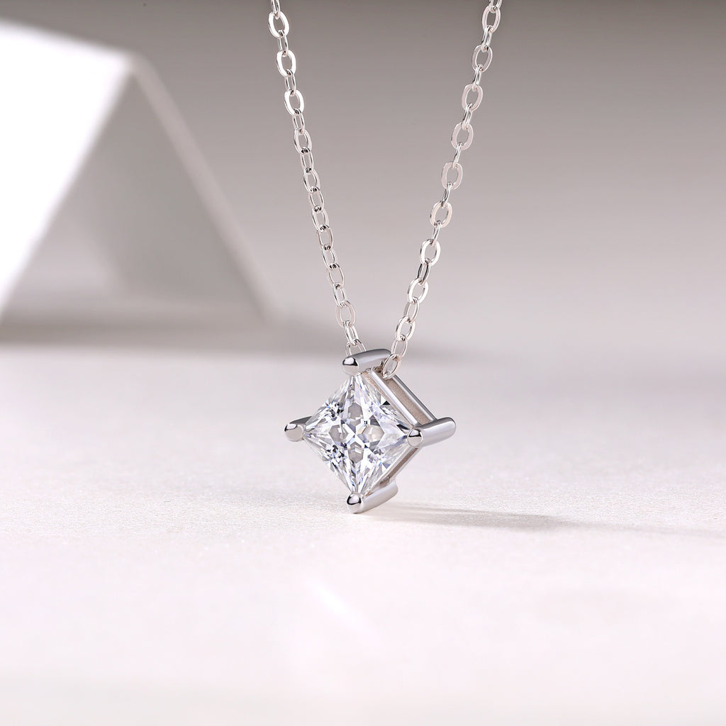 The Luxury Fashion Diamond Pendant Necklace Set With Mosan Diamond Silver Ornaments