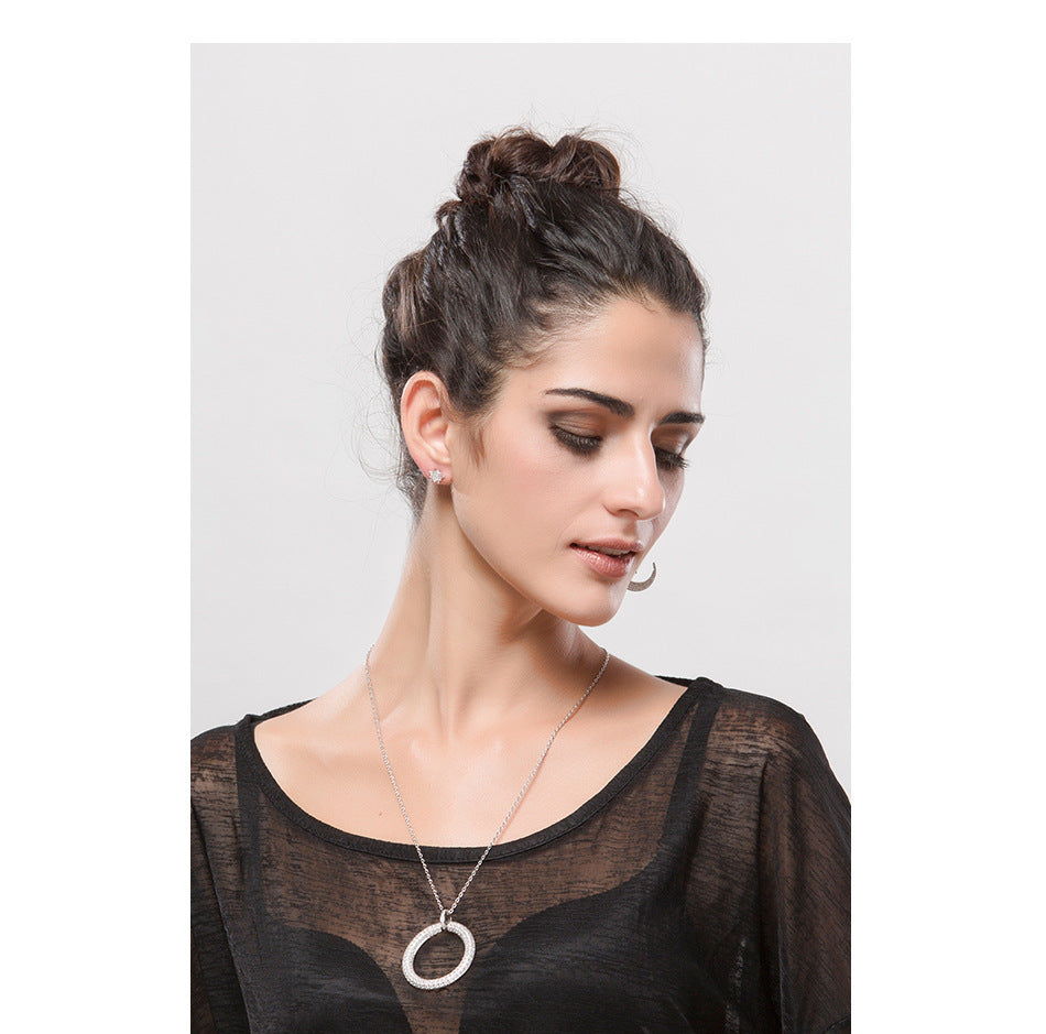 Fashion Simple Necklace With Zircon Inlaid Large Disc - Acquisti Online