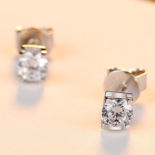 Luxe oorbellen voor dames, gemaakt van S925 sterling zilver, met zilveren kubieke zirkonia en rhodium. Modieuze oorbellen voor dames.
