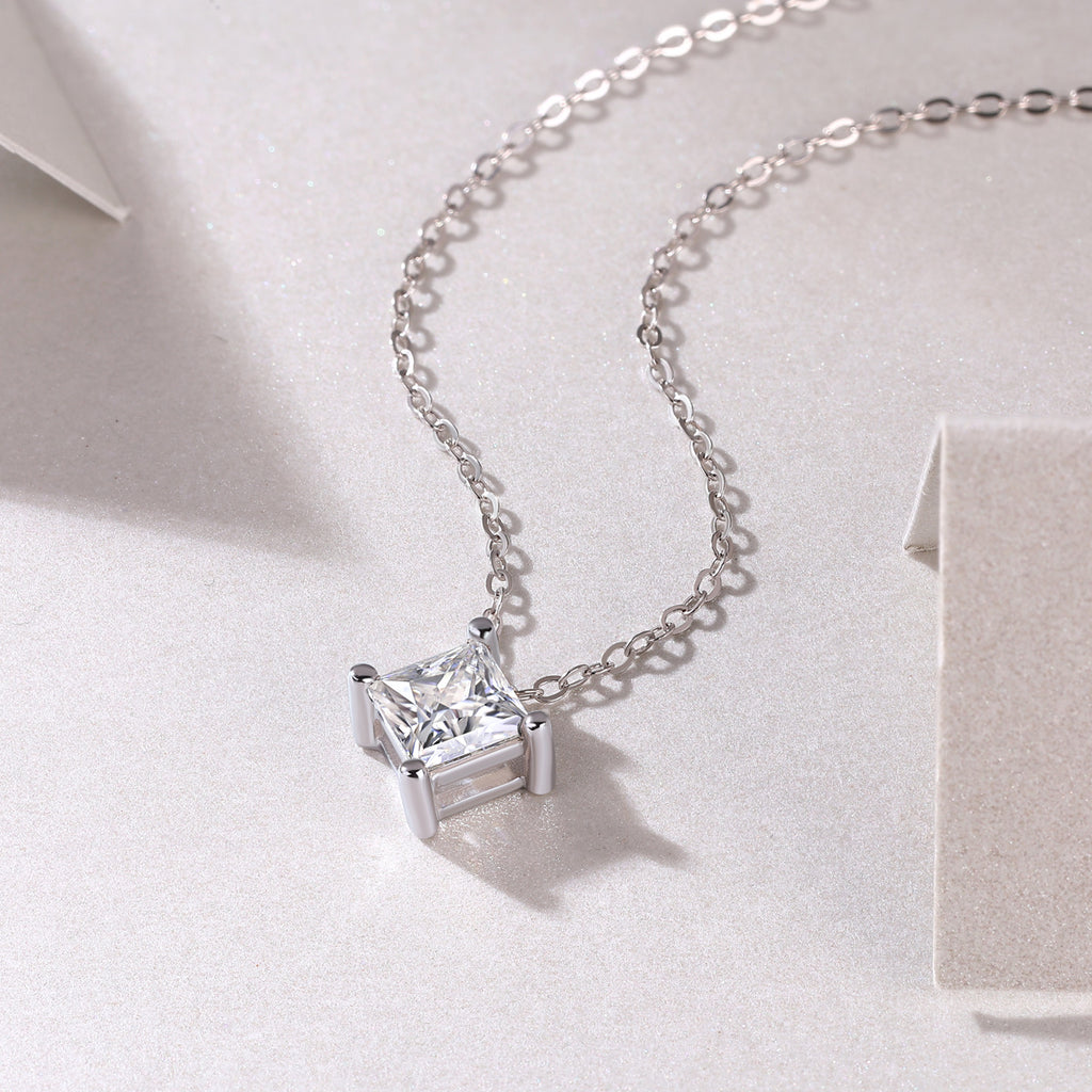 The Luxury Fashion Diamond Pendant Necklace Set With Mosan Diamond Silver Ornaments