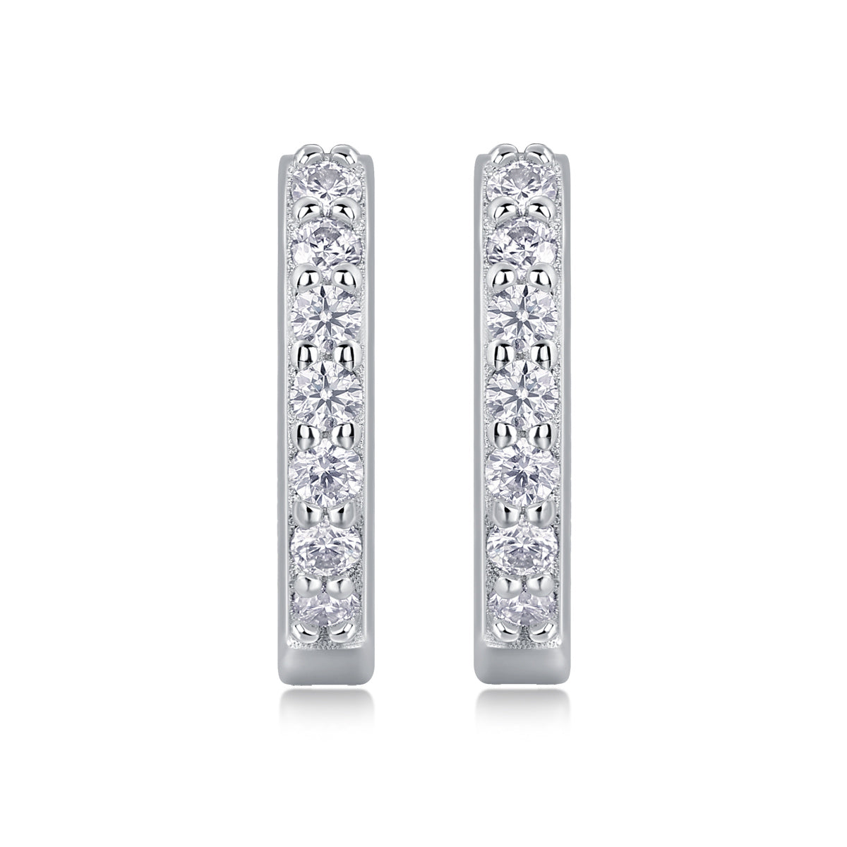 Luxe oorbellen voor dames, gemaakt van 925 sterling zilver met moissanite diamanten. Trendy oorringen voor dames.