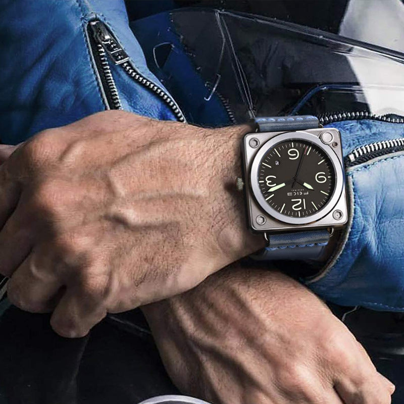 Orologio da polso alla moda con quadrante quadrato grande e meccanismo automatico