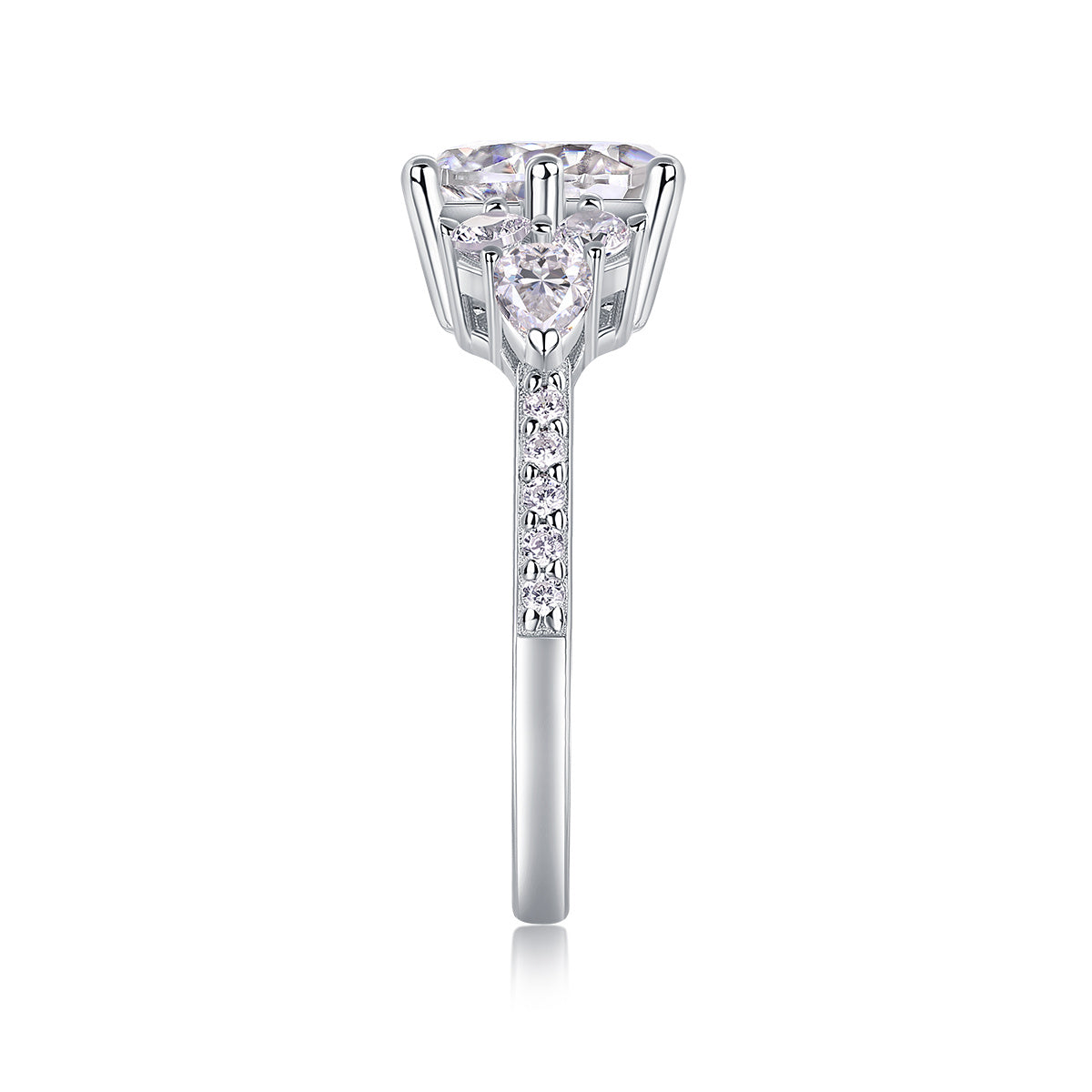 Luxe damesring van S925 zilver met rhodium plating en moissanite diamanten. Exclusieve zilveren verlovingsring voor dames.