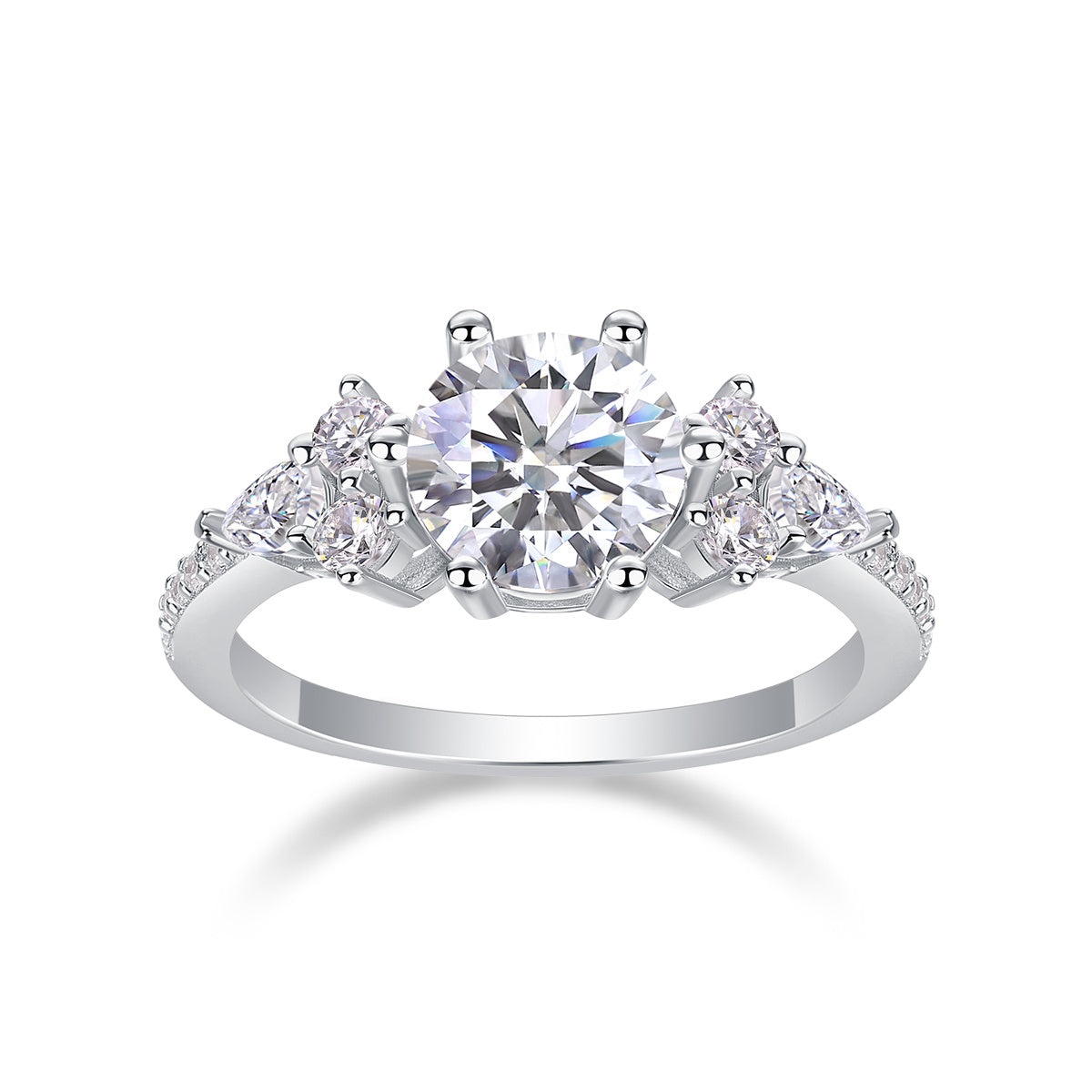 Luxe damesring van S925 zilver met rhodium plating en moissanite diamanten. Exclusieve zilveren verlovingsring voor dames.