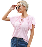Blouse met oogjes en strik aan de hals en fladdermouwen voor dames