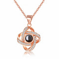 Modieuze damesketting van 925 sterling zilver met kristallen klavertje vier hanger.