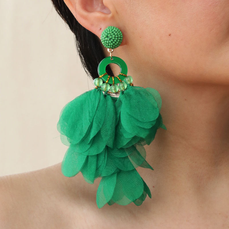 Damesoorbellen, handgemaakte oorbellen van stof met bloemenmotief, modieuze lange oorbellen voor dames.