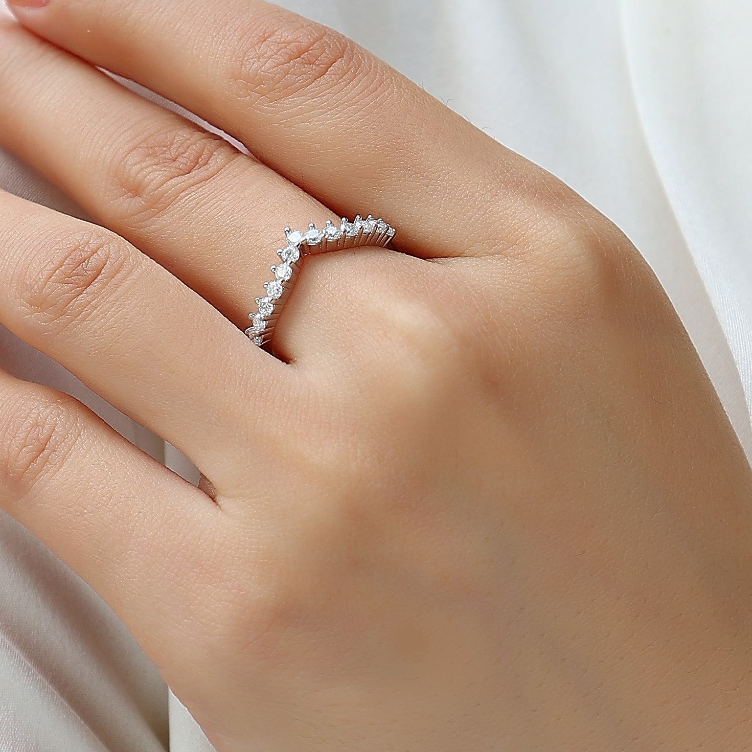 Women Luxury Rings 925 Sterling Silver Crown Moissanite Diamond Ring Silver Rhodium Plated Women Engagement Ring