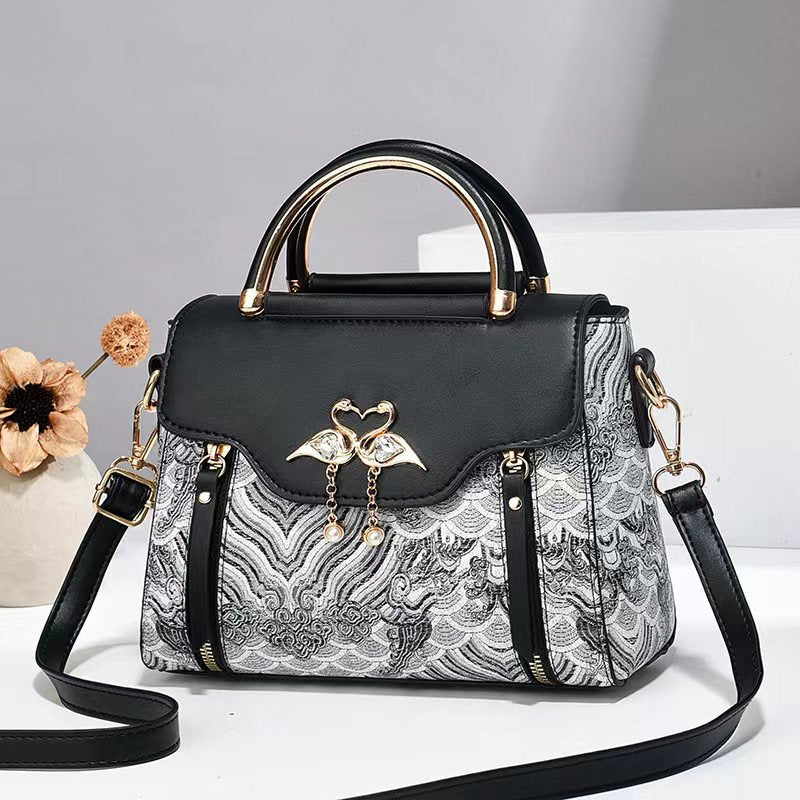 Fashionable handbag for women's - Acquisti Online