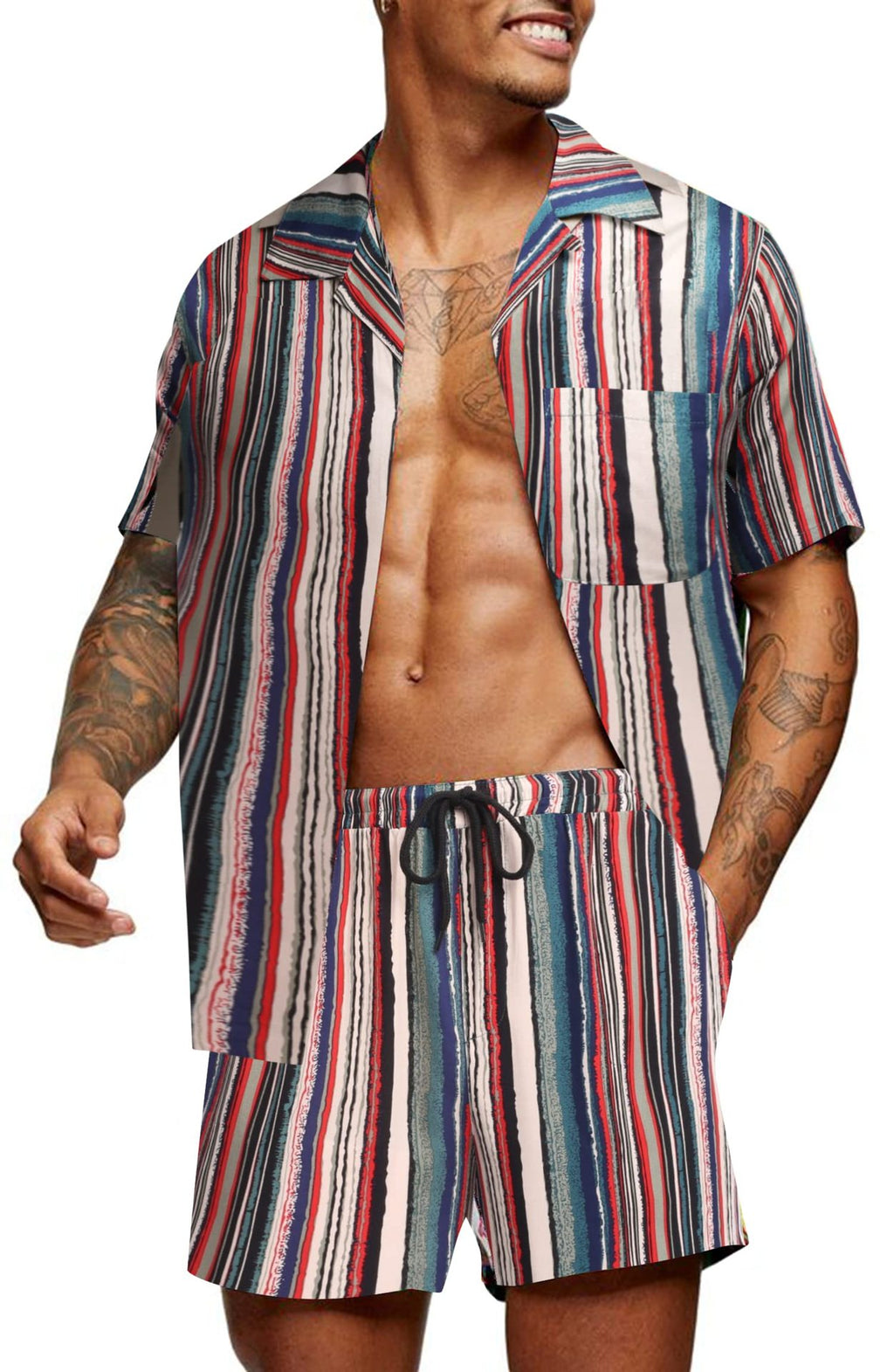 Modieuze outfit met gestreept overhemd met korte mouwen en Cubaanse kraag