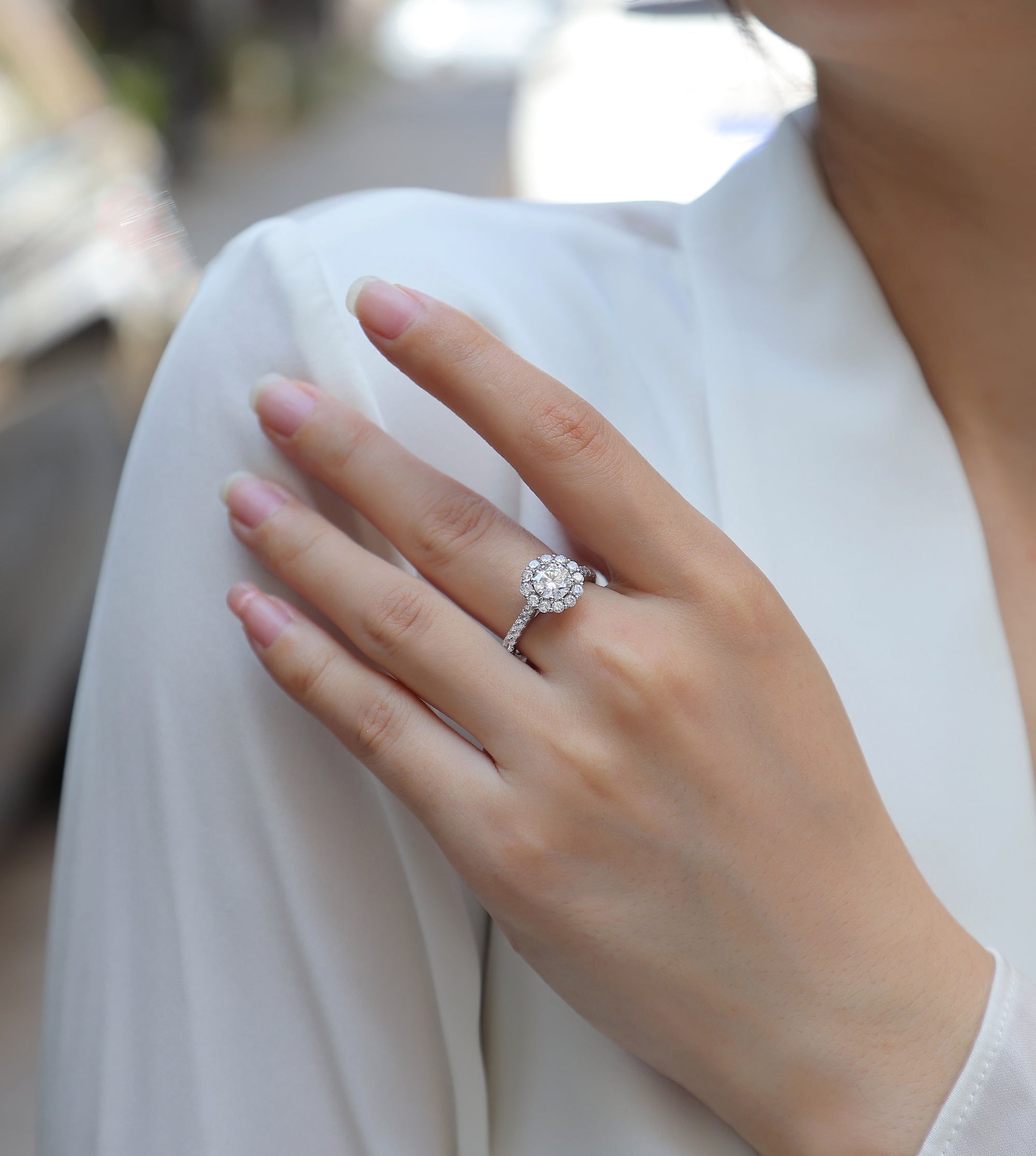 Women's Luxury Ring S925 Sterling Silver Fine Jewelry Rhodium Plated Large Diamond Moissanite Silver Women's Ring