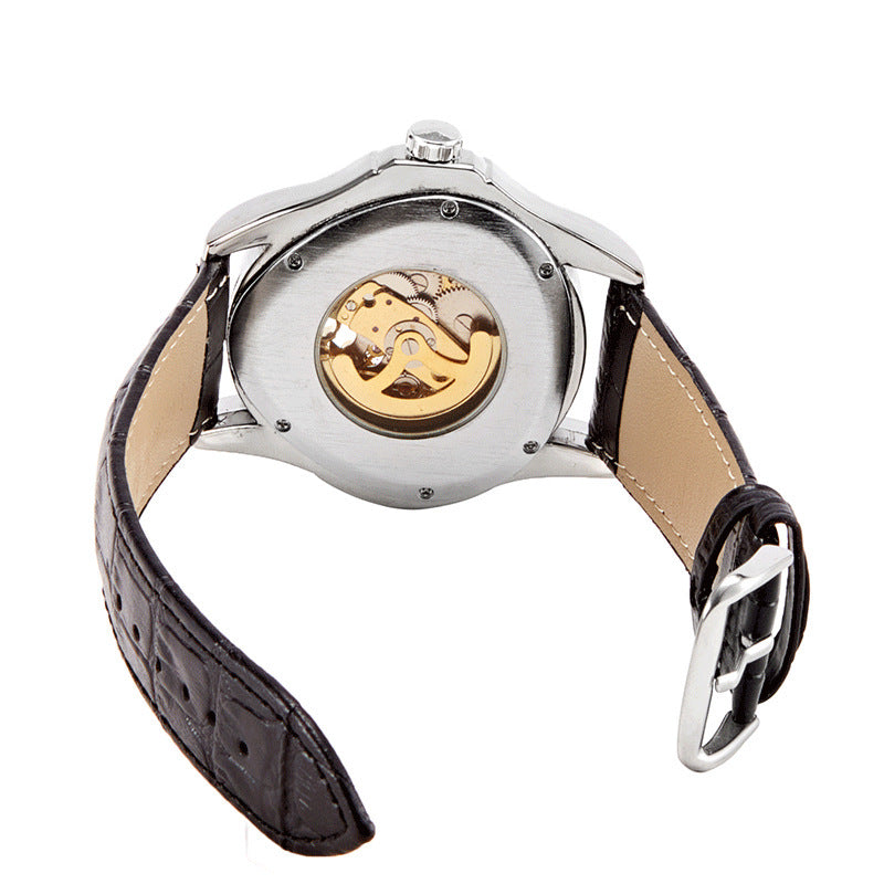 Orologio meccanico da uomo casual in stile europeo e americano con triangolo cavo