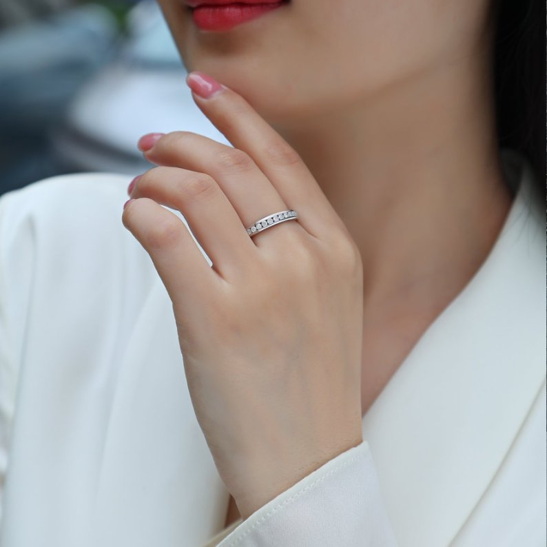 Women's Luxury Ring Moissanite Diamond Rin S925 Sterling Silver Full Circle Channel Setting Ring Women Engagement Ring