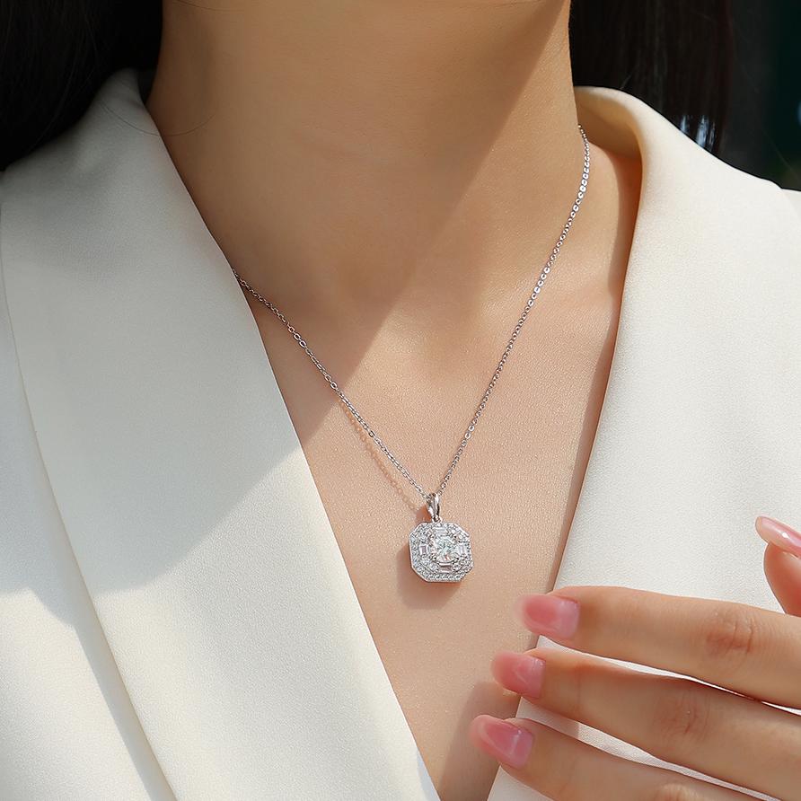 Women Luxury Necklace 925 Sterling Silver 18K Silver Plated Moissanite Diamond Pendant Necklace Women Silver Necklace