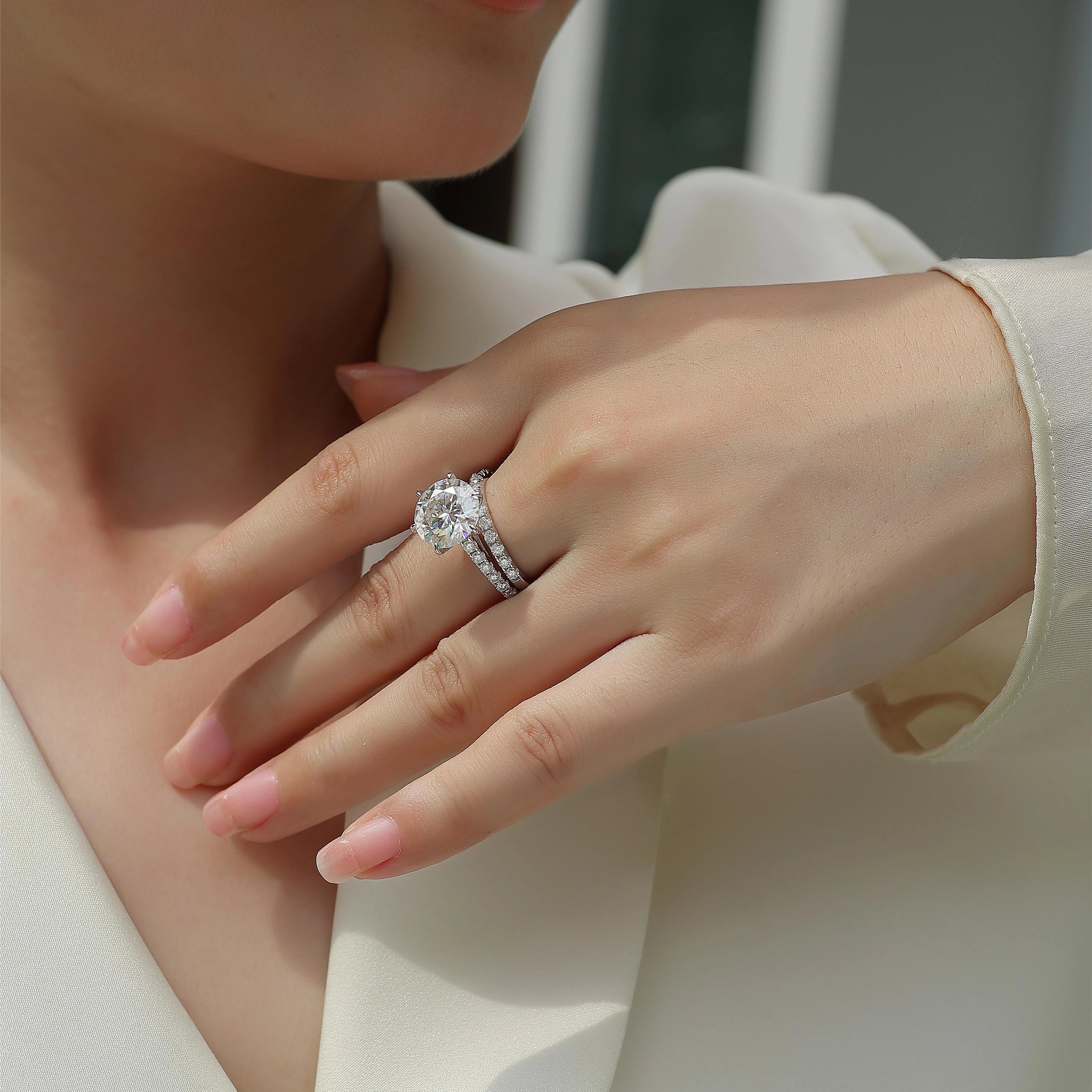 Women's Luxury Ring Moissanite Large Diamond Rings S925 Sterling Silver Rings 18K White Gold Plated Engagement Ring - Acquisti Online